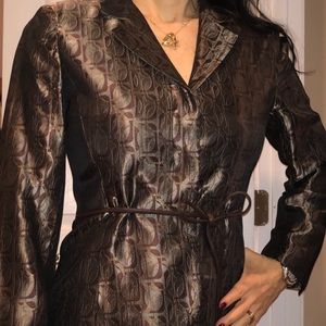Gorgeous Kay Unger brown patterned skirt suit